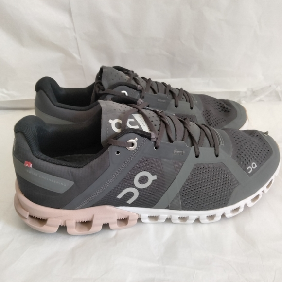 On Running Shoes Qc Cloudflow On Cloud Lightweight Runners Sneakers